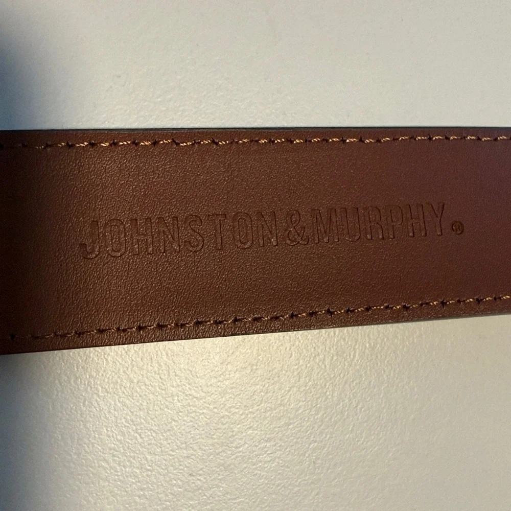 Johnston & Murphy taupe suede Belt sz 40